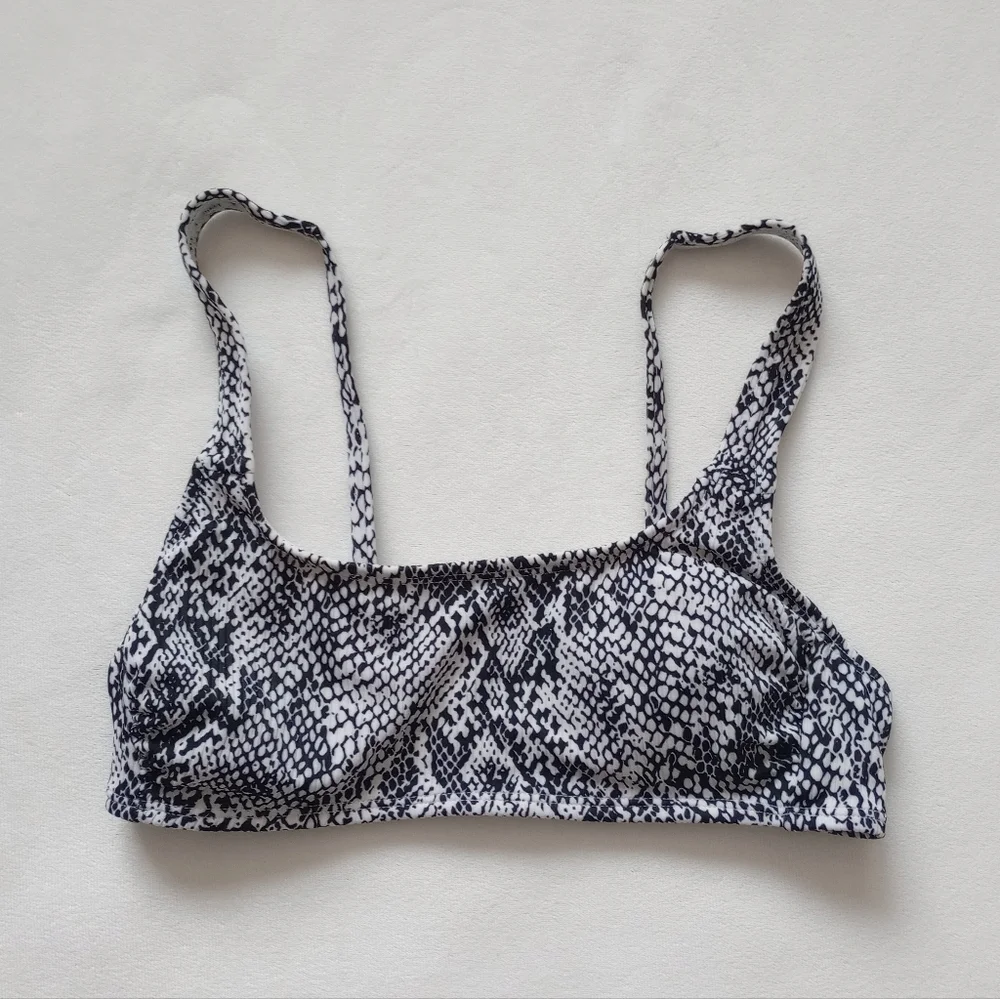 Xhilaration▪️Snakeskin Bikini Swim Top